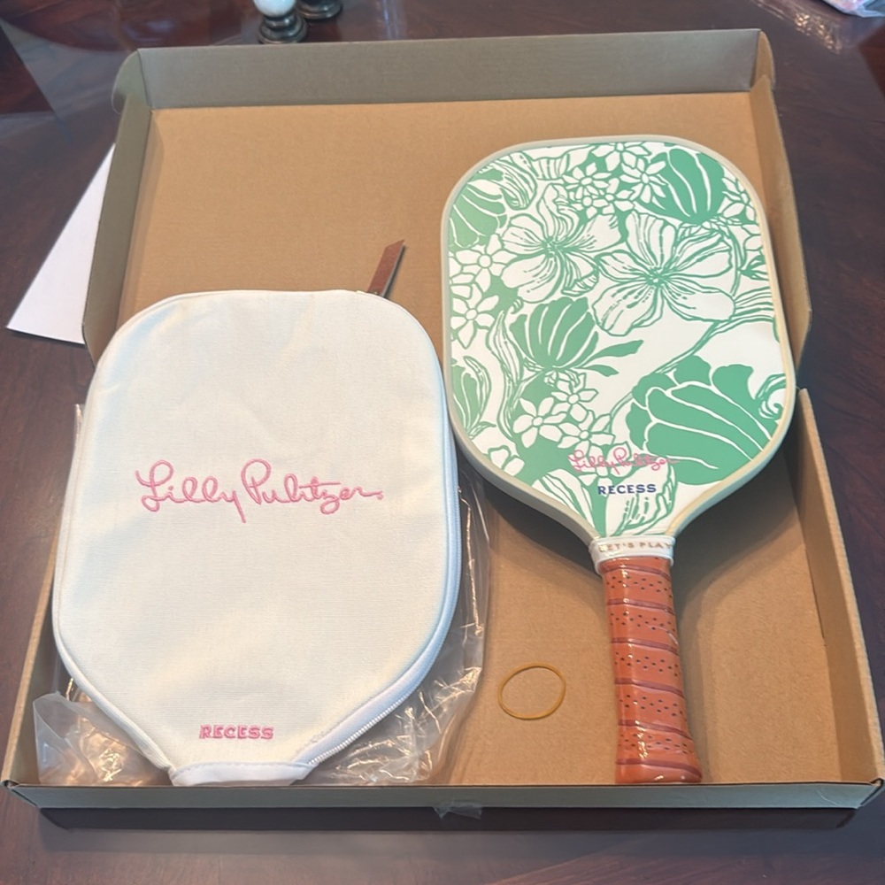 Lilly Pulitzer Patterned pickleball Paddle with White Cover - Picture 2 of 6